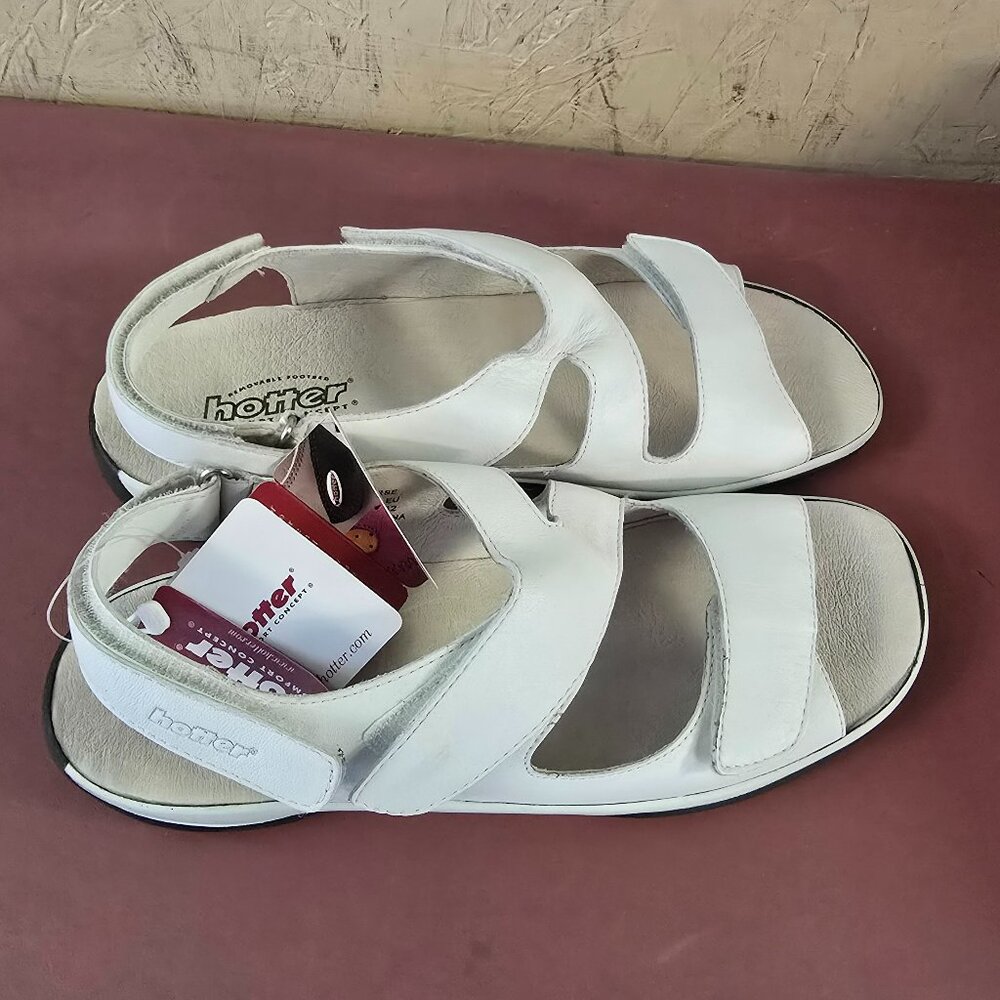 New Womens White Leather Adjustable Strap Sandals Size  8 and10